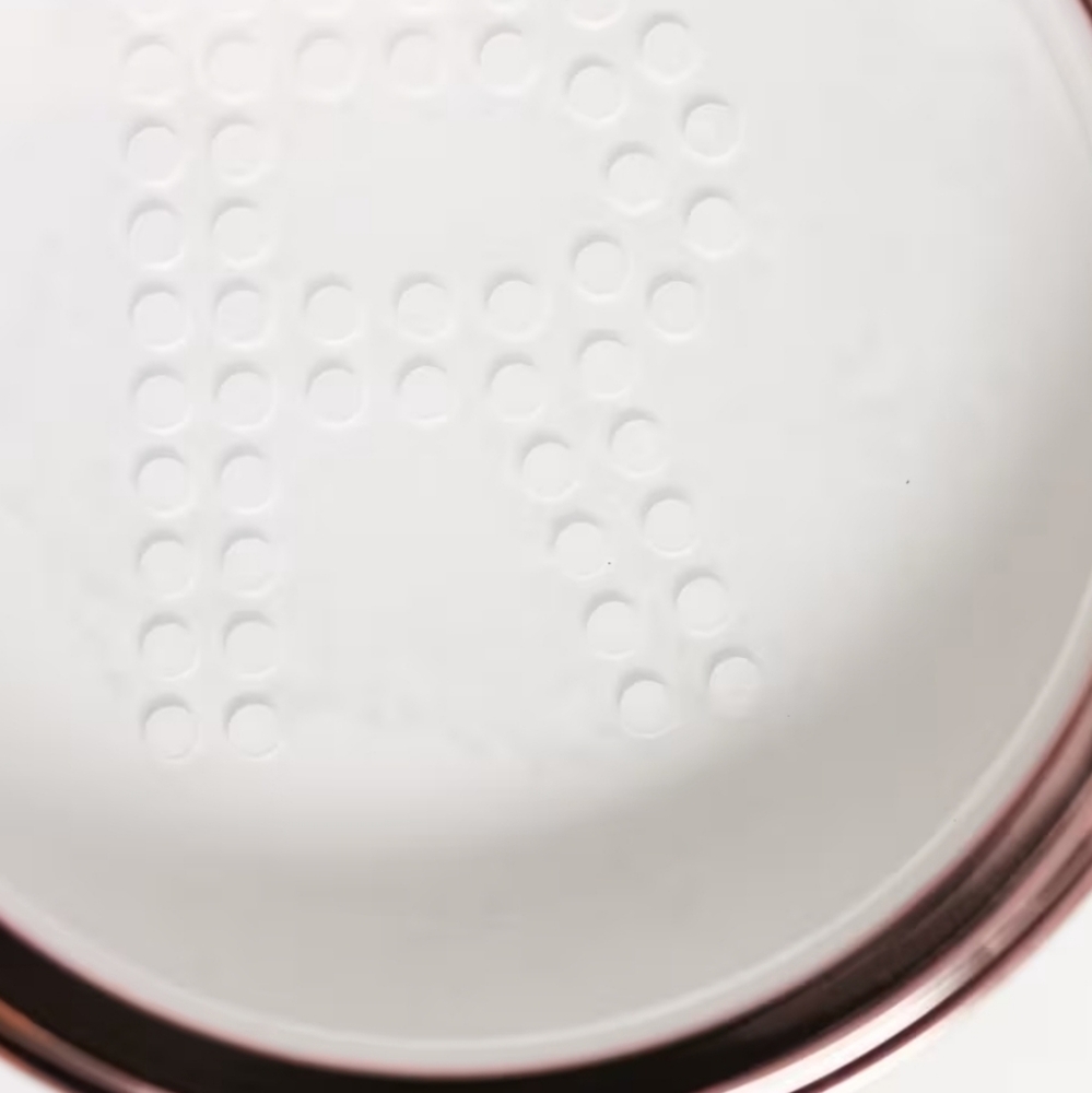 Revolution Beauty Conceal & Fix Setting Powder - Picture 3 of 7